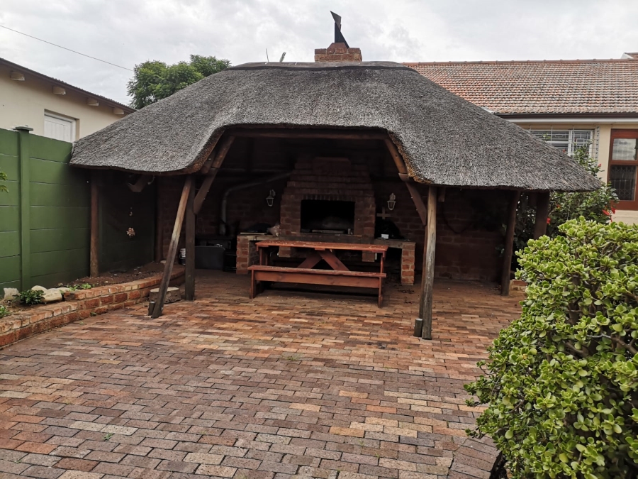 4 Bedroom Property for Sale in Despatch Central Eastern Cape